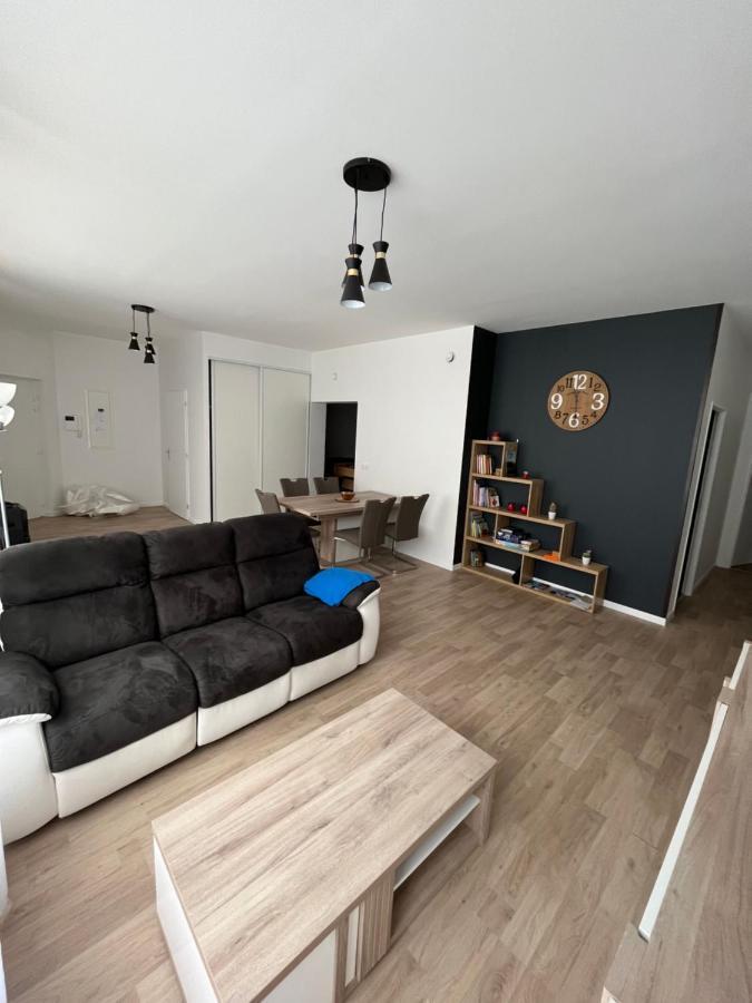 Apartment T4 140 M2 Spacieux Et Calme Pour 8 Personnes *