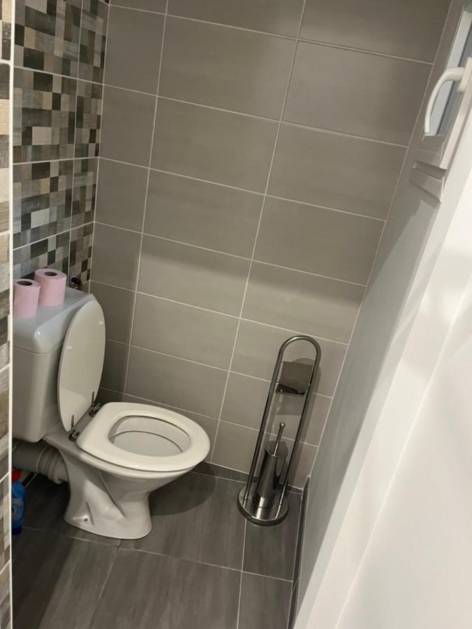 T4 140 M2 Spacieux Et Calme Pour 8 Personnes