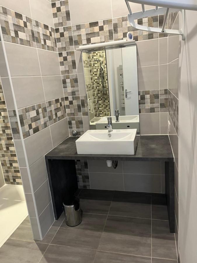 Apartment T4 140 M2 Spacieux Et Calme Pour 8 Personnes *