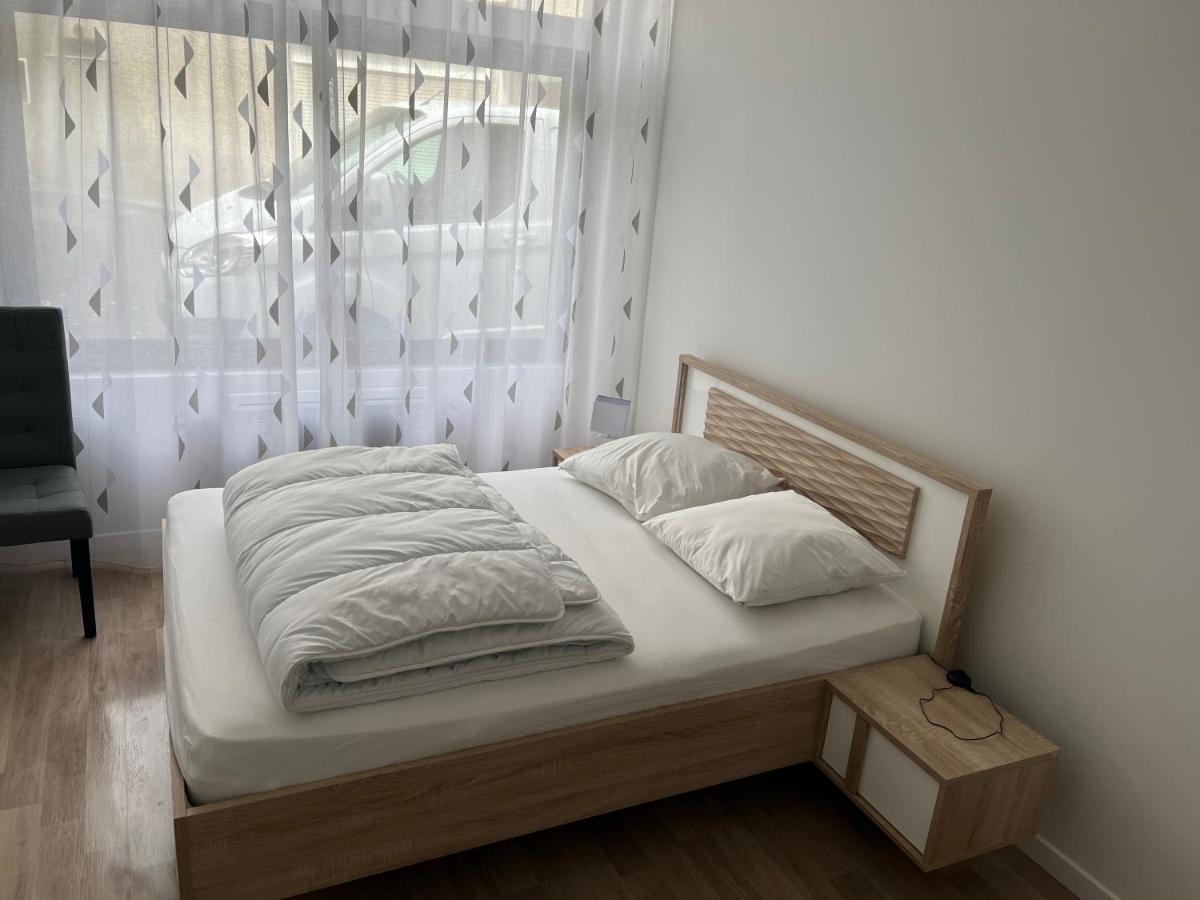 Apartment T4 140 M2 Spacieux Et Calme Pour 8 Personnes
