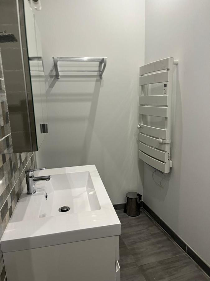Apartment T4 140 M2 Spacieux Et Calme Pour 8 Personnes *